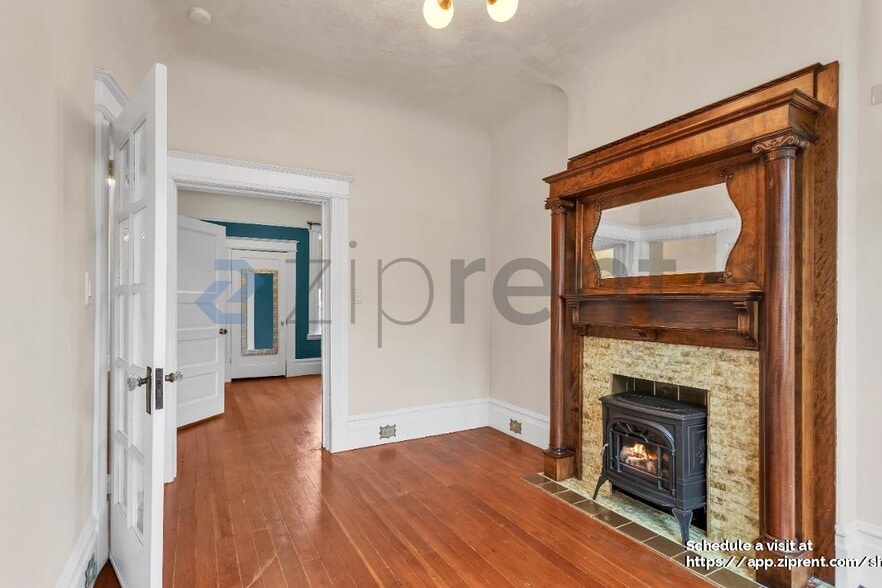 Building Photo - 161 Capp St