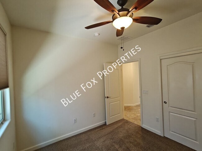 Building Photo - 12812 N Camino Vieja Rancheria