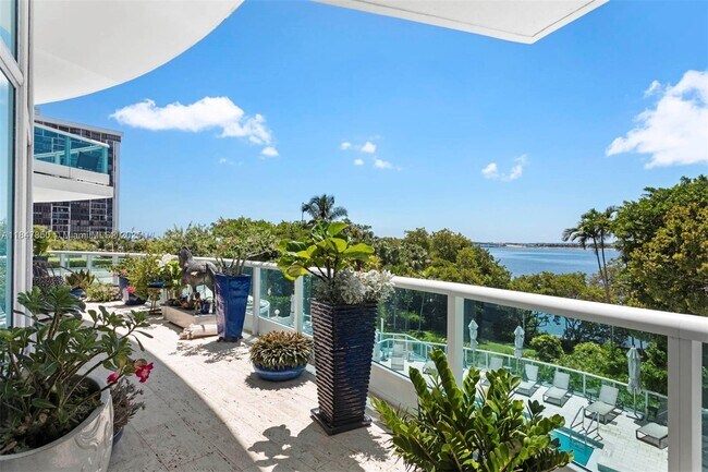 Primary Photo - 2127 Brickell Ave