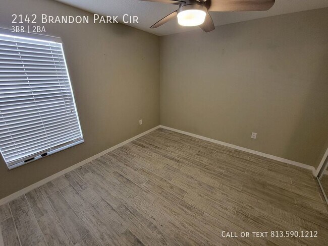 Building Photo - 2142 Brandon Park Cir