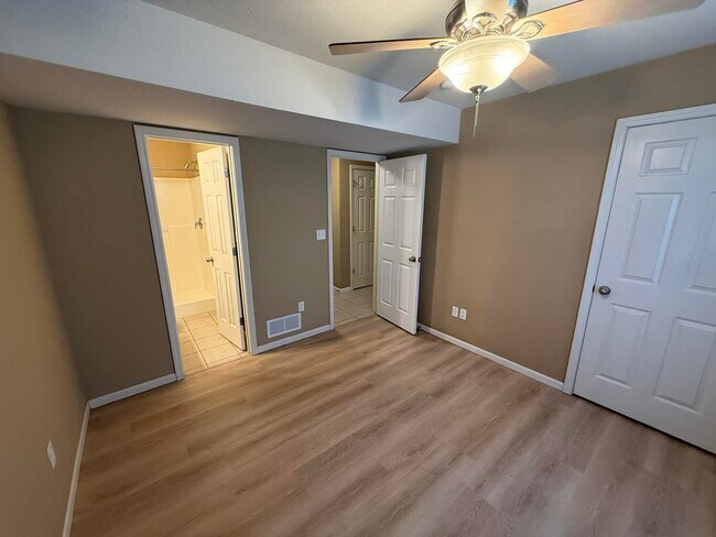 Building Photo - 3922 Snowy Owl Dr