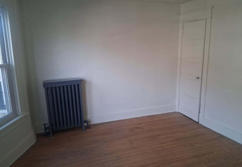 Building Photo - 251 N Main St