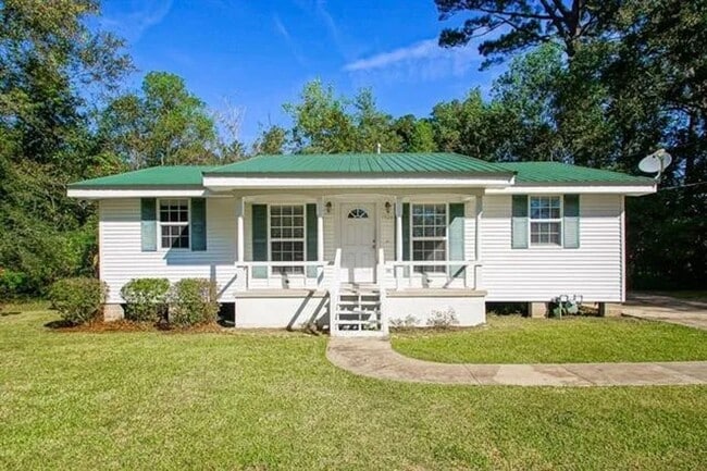 Primary Photo - Cottage Core Vibes