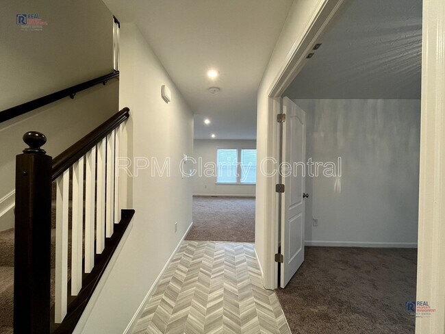 Building Photo - Beautiful home is ready for you!