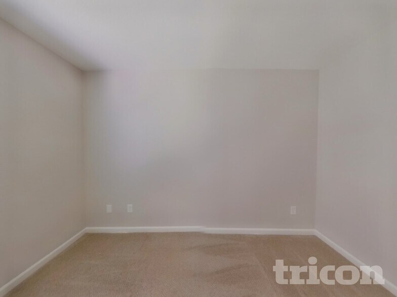 Building Photo - 3033 Salmon River Dr