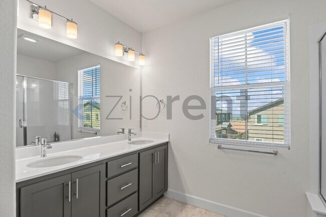 Building Photo - 109 Tranquil Ln