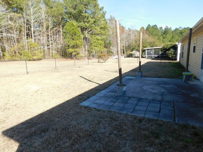 Building Photo - 119 Pella Ln