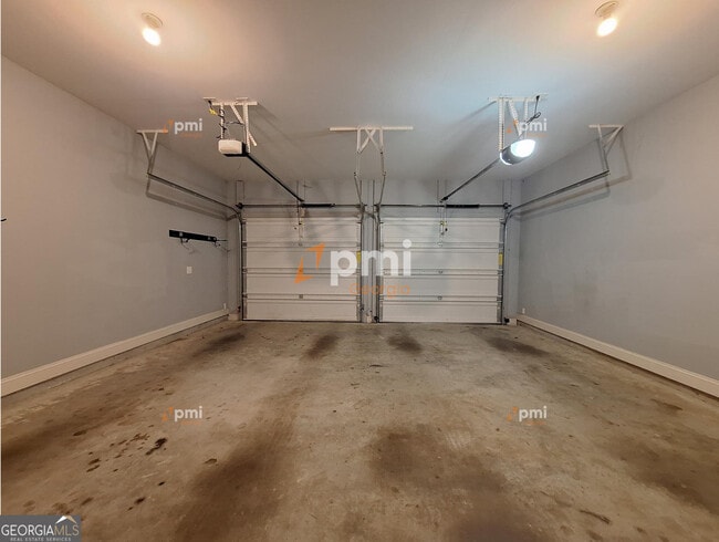 Building Photo - 2449 Boulder Rd SE