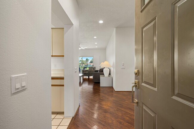 Building Photo - 270 Vista Royale Cir E