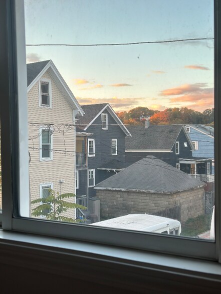 Building Photo - 15 Walker St