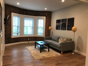 Building Photo - The Isabelle