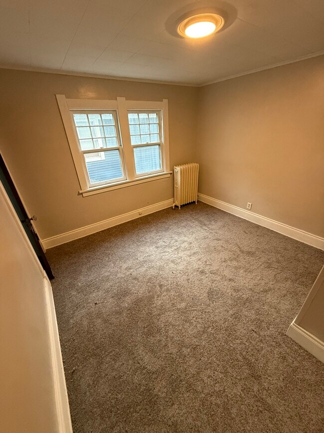 Building Photo - 405 Islington St