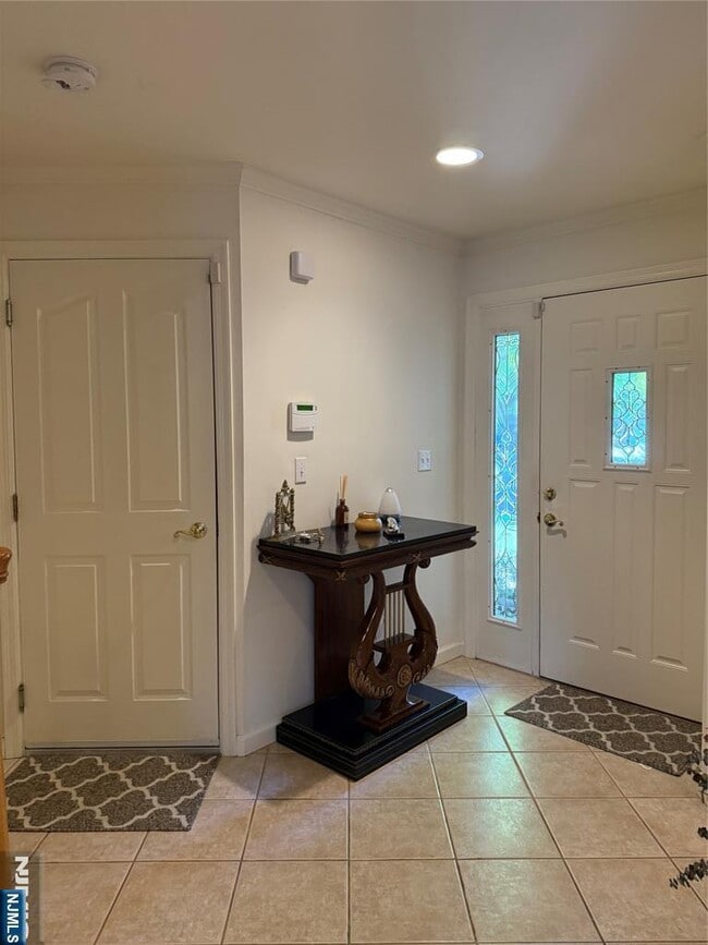Building Photo - 118 Carriage Ct