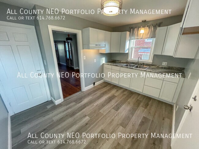 Building Photo - 35 N Brinker Ave