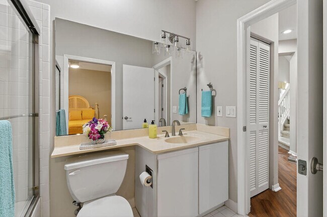 Building Photo - 2074 Mainsail Cir