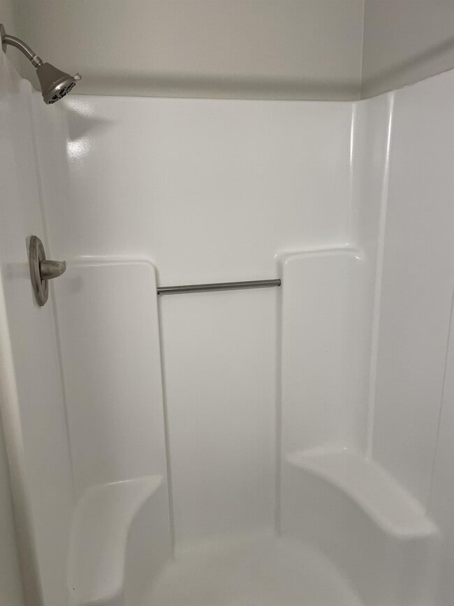 Building Photo - 158 Harvest Dr