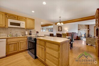 Building Photo - Bright and Welcoming Fully Furnished 2 Bed...