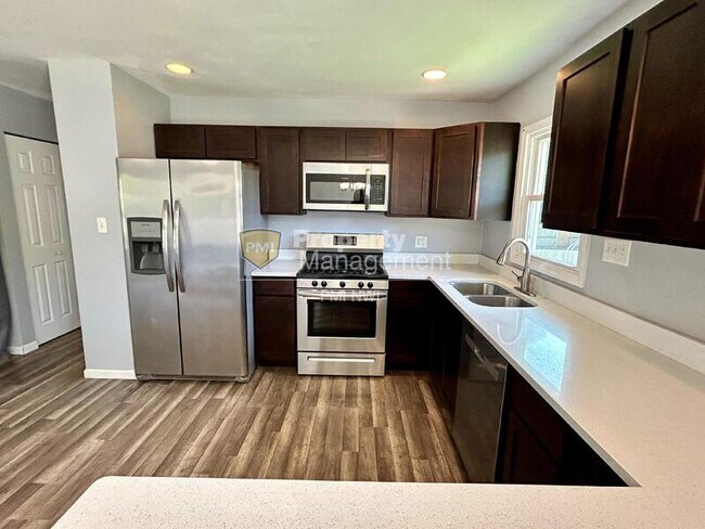 Building Photo - 1503 Peachtree Dr