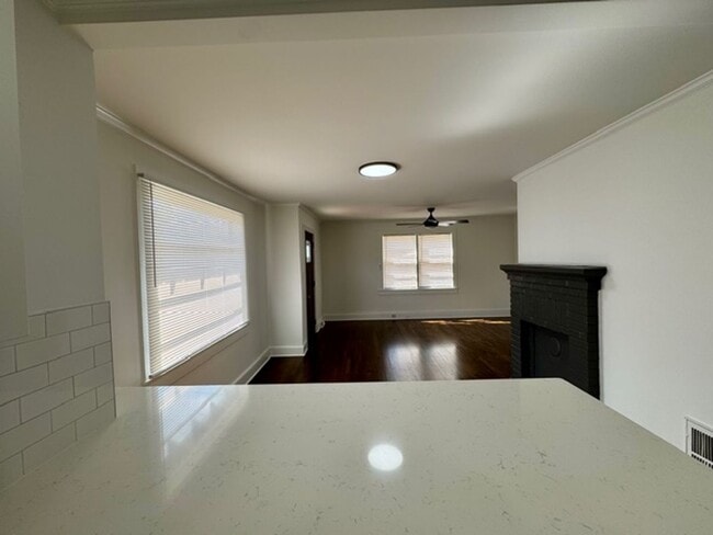 Building Photo - Renovated 2 bedroom 1 bathroom house ready...