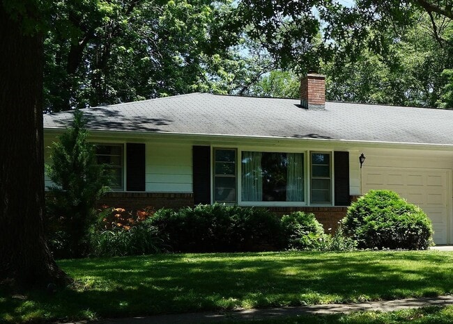 Building Photo - 1703 Georgetown Dr