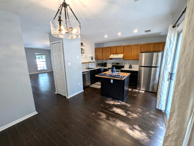 Building Photo - 1512 Danewood Ct