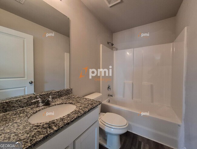 Building Photo - 255 Hawthorn Trail