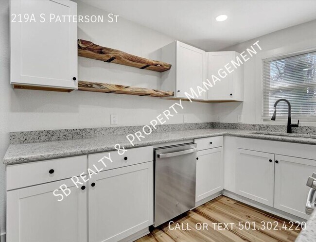 Building Photo - 219 S Patterson St