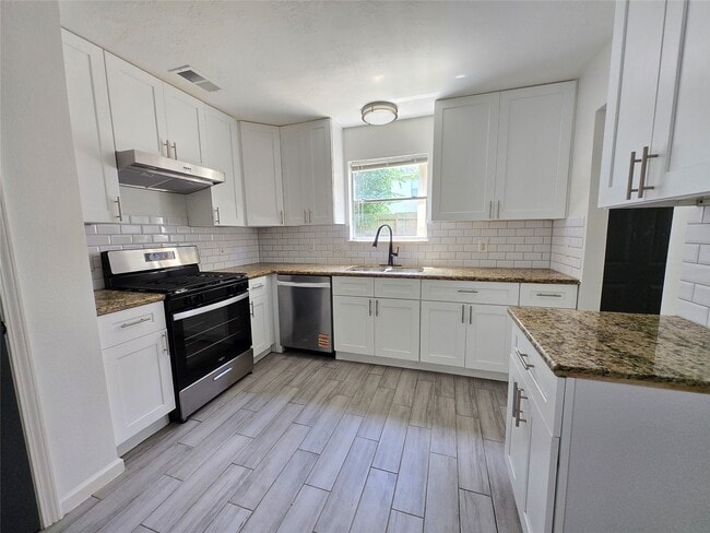 Building Photo - 11735 Sunny Stream Dr