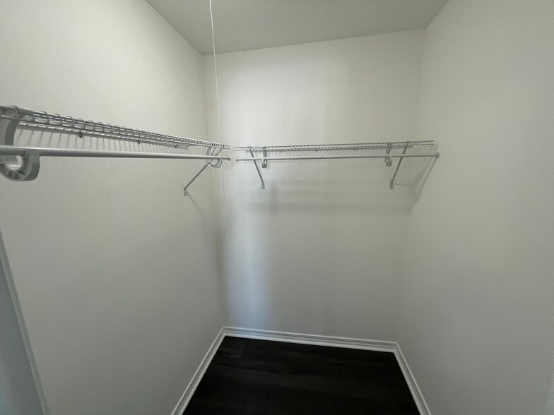 Building Photo - 1426 E Wyndham Cir