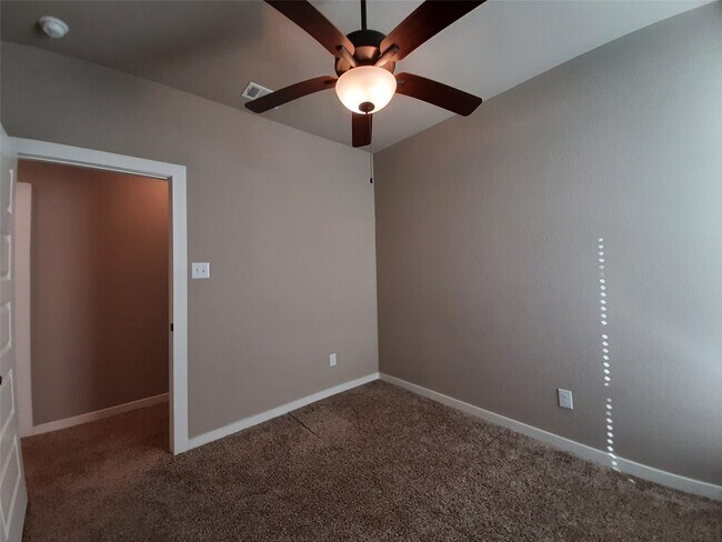 Building Photo - 9741 Grosbeak Ln