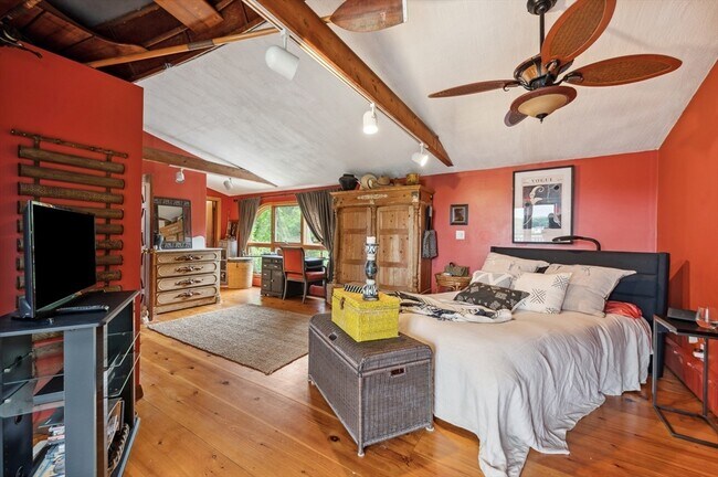 Building Photo - 12 Squam Ln