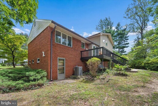 Building Photo - 9202 Wilmett Ct