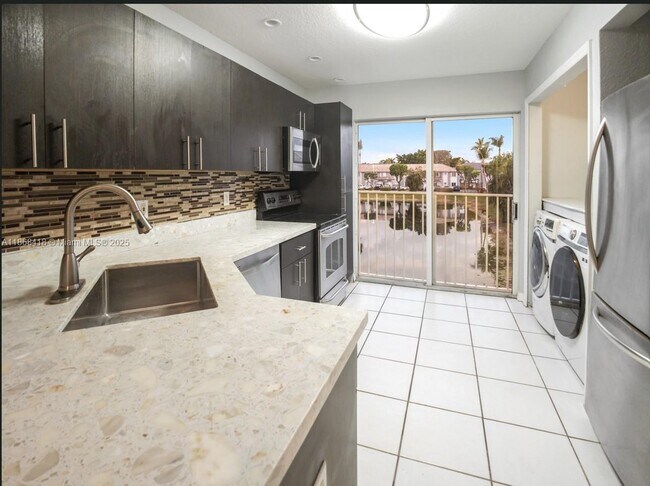 Primary Photo - 5755 NW 109th Ave