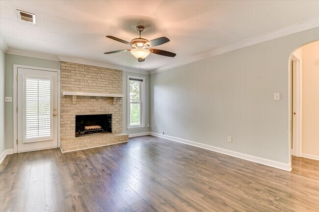 Building Photo - 230 Ronstadt Dr
