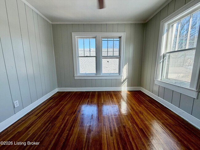 Building Photo - 729 S 39th St