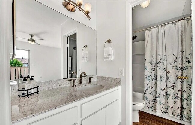 Building Photo - Sophisticated Space Designed for Comfort