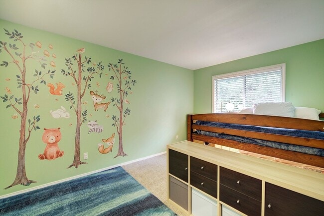 Building Photo - 5Bd/3.5Ba Newcastle House