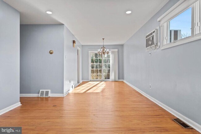 Building Photo - 309 Williams Rd