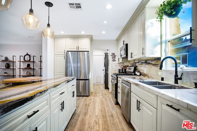 Building Photo - 5630 Gentry Ave