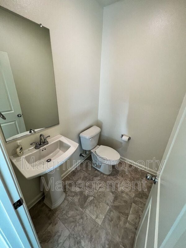 Building Photo - 31310 Reserve Dr