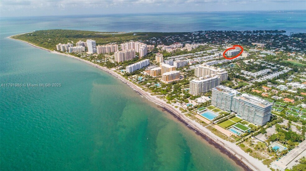 Building location - only 1 block from beach, shopping, parks and school! - 575 Crandon Blvd