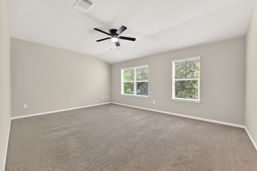 Building Photo - 516 E Slaughter Ln