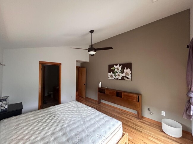 Building Photo - 1033 Crimson Ct