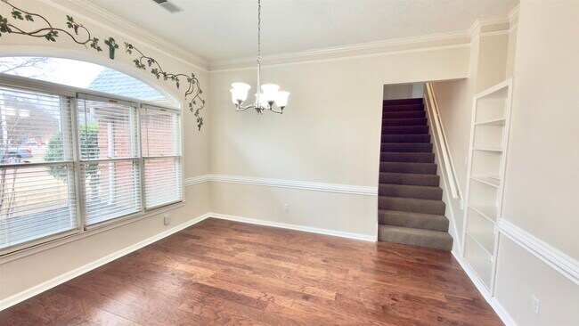 Building Photo - 275 Home Pl