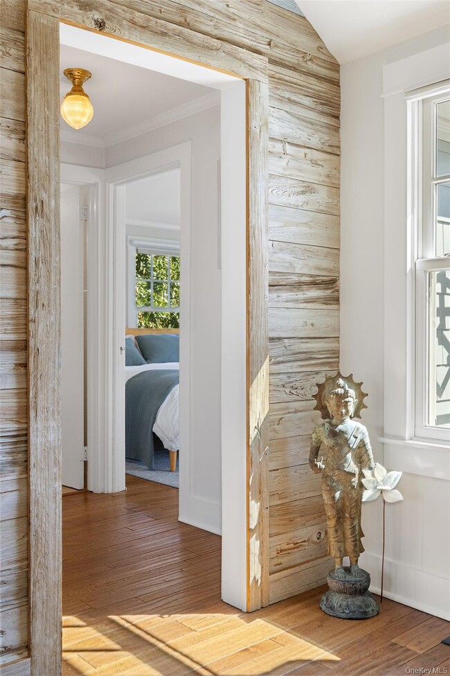 Building Photo - 250 Oak Rd