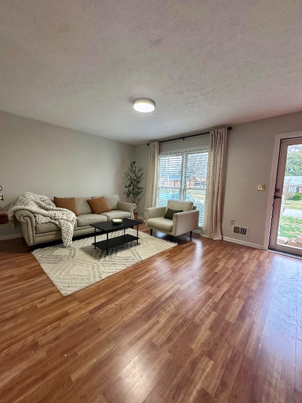 Building Photo - 1018 Sir Lancelot Ln