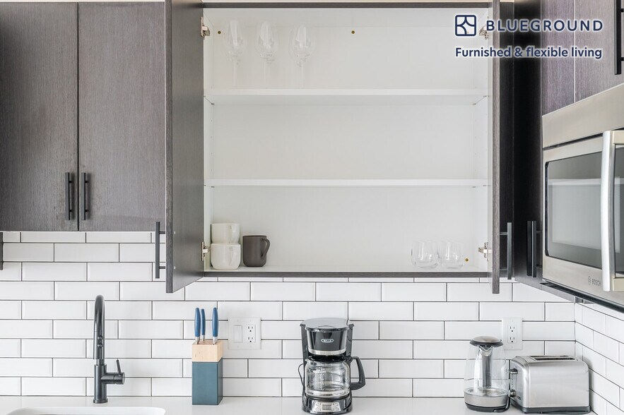 Building Photo - 21 Charles St