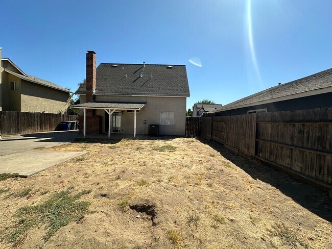 Building Photo - 1805 Chesapeake Ave