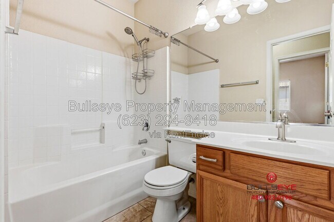Building Photo - 3736 E Woodside Way