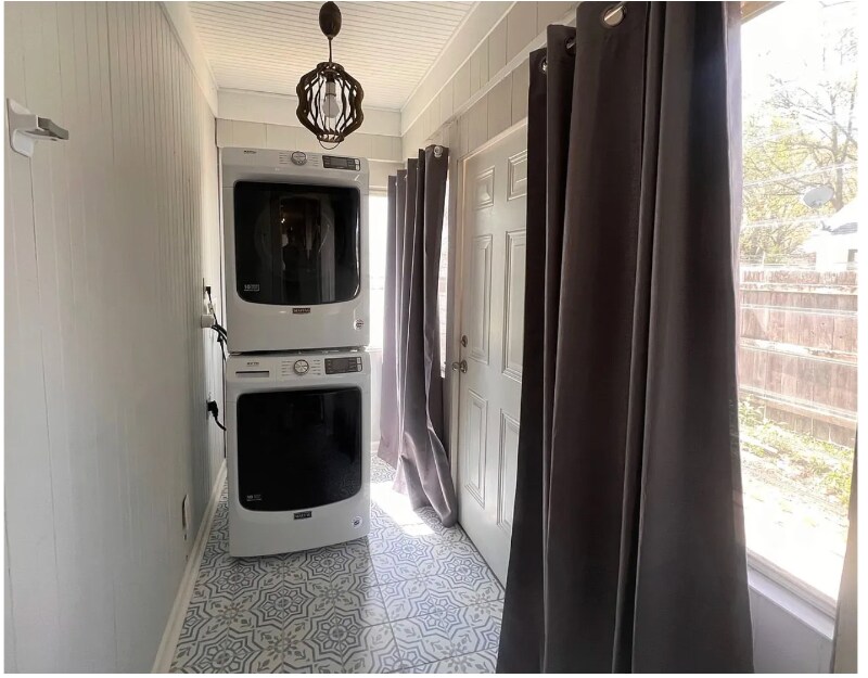 Building Photo - 3609 Mimosa Ave